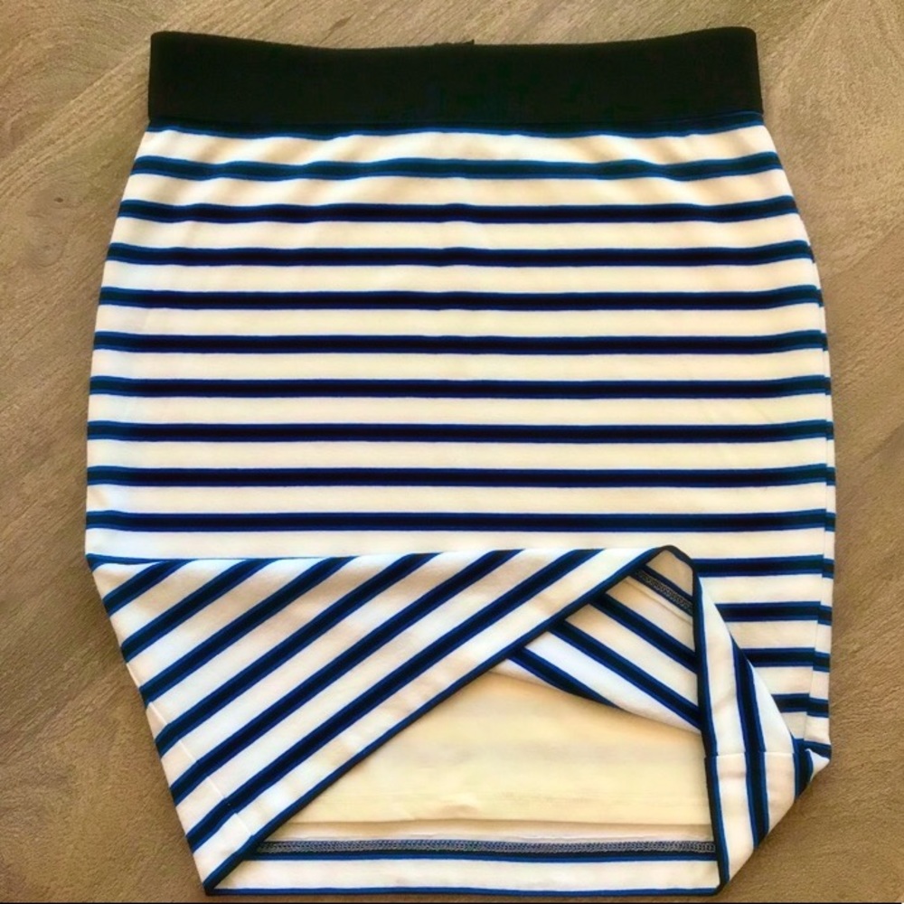 Karen Kane Mini stretch pencil skirt